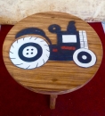 Kindertisch aus Holz, Motiv Traktor, schwarz