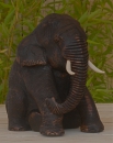 ESRU22-18 | Elefant, sitzend, aus Holz, H:ca.22 /B:ca.18 cm