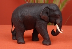 EGRU15-12 | Elefant, gehend, Rüssel unten, L:15/H:12 cm